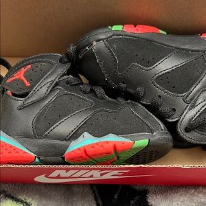 Nike Black and Red Sneakers Athletic Design